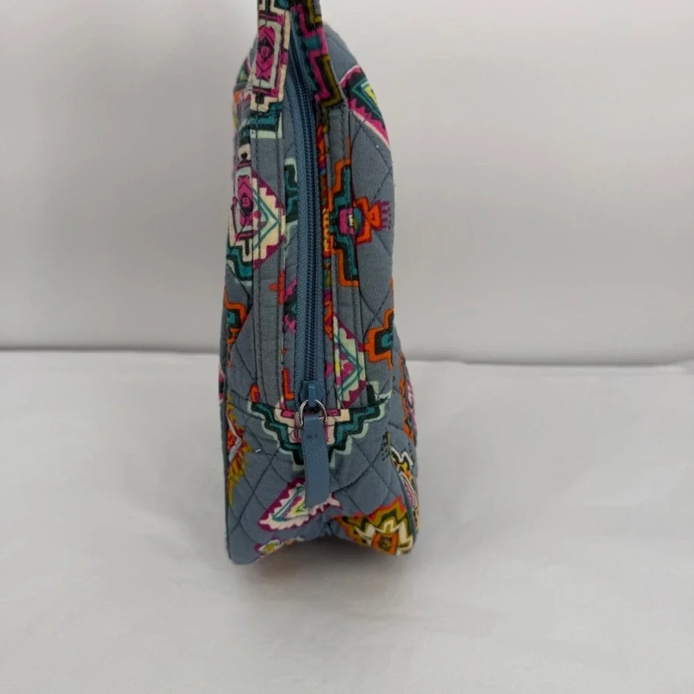 Vera Bradley handle show seam